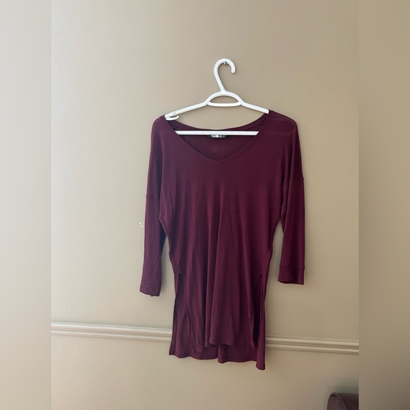 The north face top - Picture 1 of 4